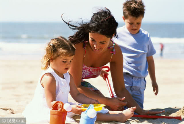 为什么二胎家庭总是偏向老二,二胎家庭偏爱老二老大的感受