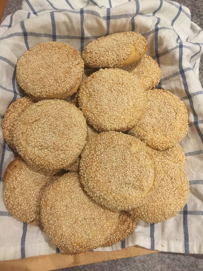 芝麻香酥烧饼哪里做的好吃,老北京油酥芝麻烧饼家庭做法