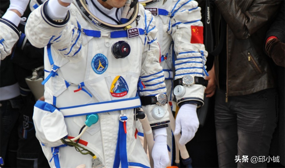 欧米茄和飞亚达手表哪个好,欧米茄飞亚达