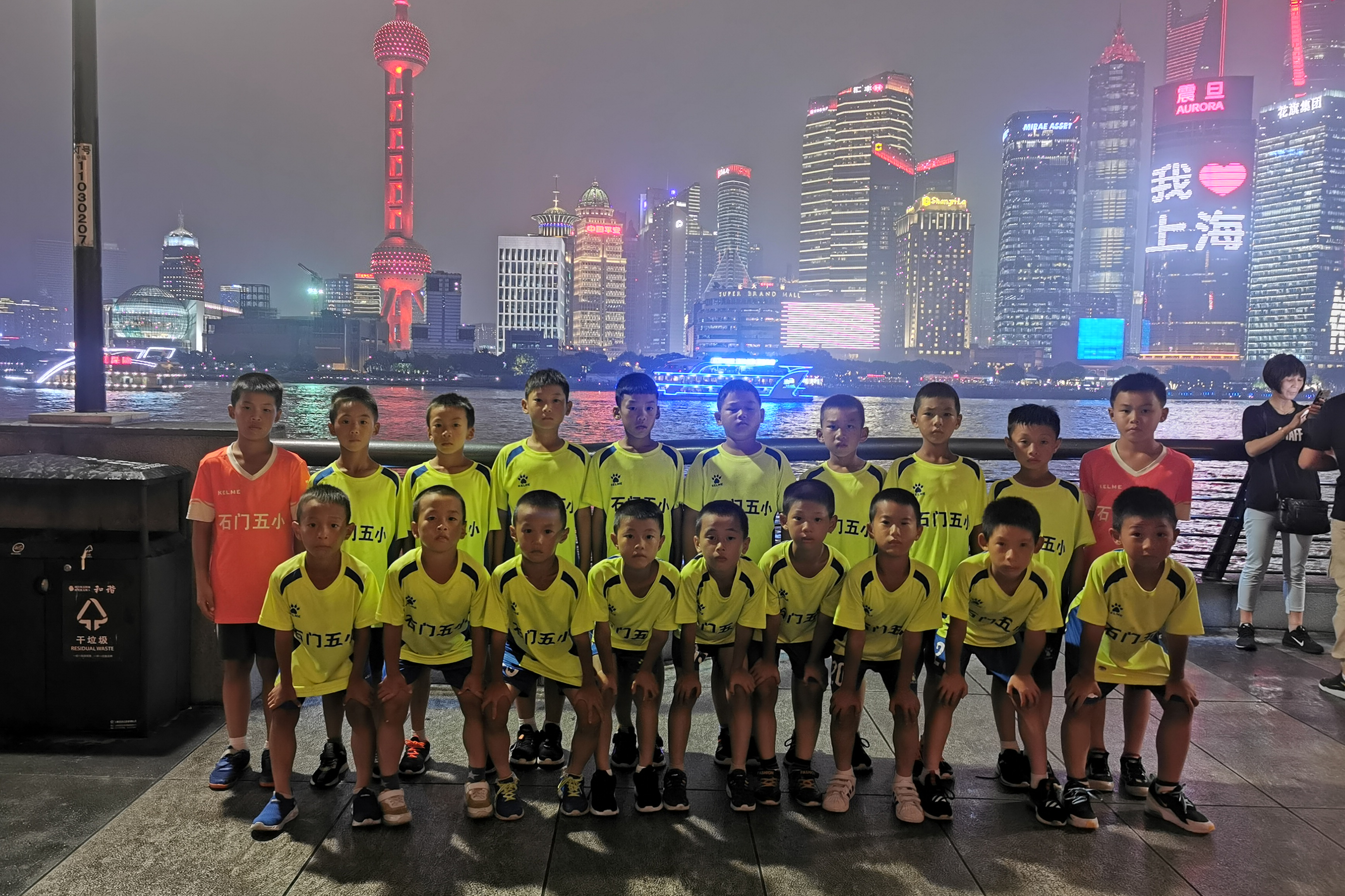 农村小学球队战胜专业足校，这群黝黑的农村娃才是国足的希望