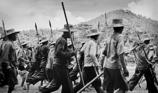 1950年的一封密电，让毛主席看后勃然大怒，亲令全国剿匪260万人