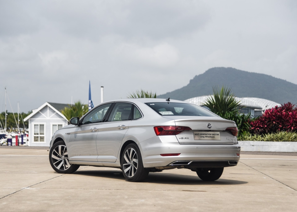 大众速腾怎么样车评,大众速腾很便宜有猫腻吗