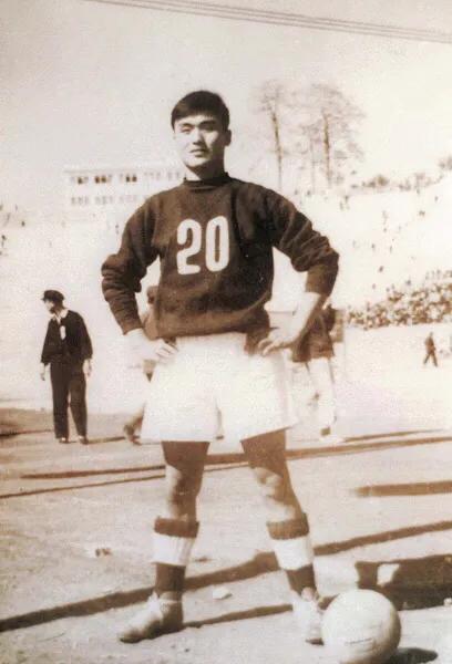 76岁老人足球教父,57岁足球教父