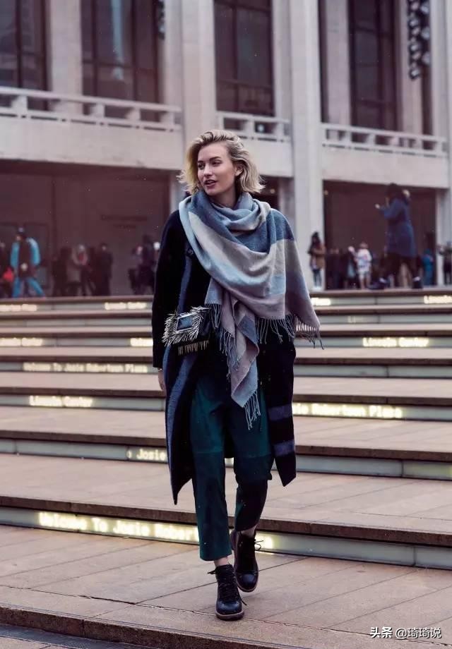 围巾的各种围法丝巾的系法,今年最新款的围巾系法