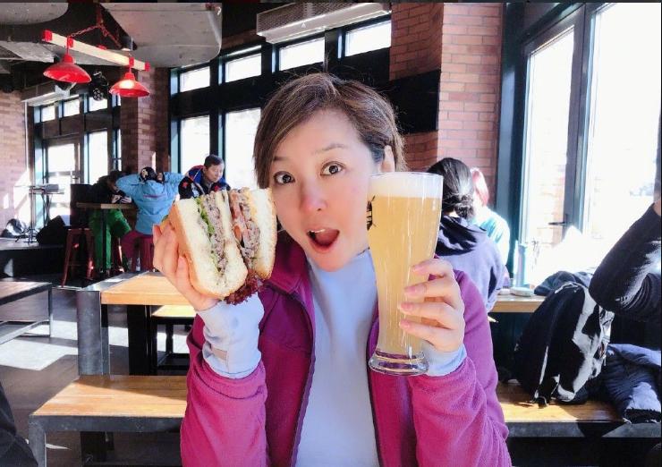 在家防疫也出问题？主持人李静误服医用酒精，立即发文叮嘱粉丝