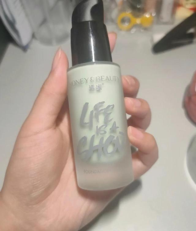 兰芝隔离如何用不卡粉,纽西之谜隔离霜好用还是兰芝好用