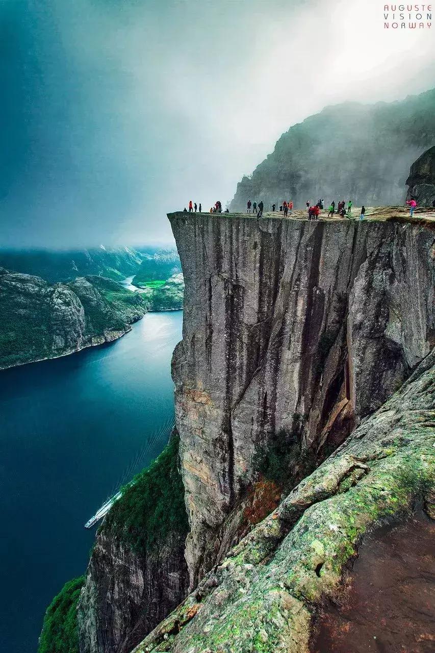 它连续N年被评为全球最宜居国度No.1，此生攒钱也要去！