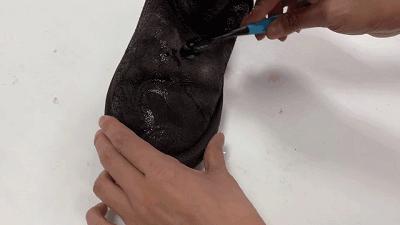 白鞋子脏了怎么洗简单,鞋子脏了别直接用清水洗