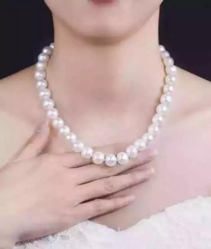 喜欢珍珠的女人是如何挑选珍珠的,珍珠怎么挑选佩戴