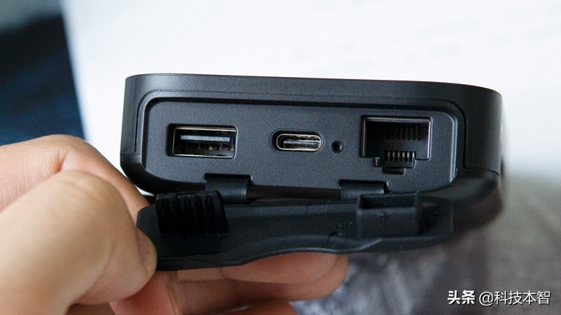 老法师掌中宝RAVPOWERFileHub文件宝评测