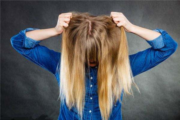 如何应对女人掉头发,女生掉头发严重如何防护