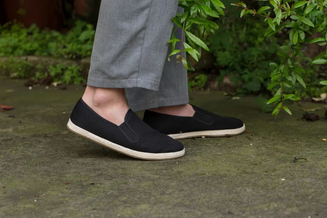 老北京布鞋穿起来真舒服,中国人穿的老布鞋