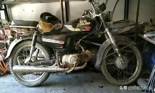 这些常人眼里的破铜烂铁,却是摩迷心中难得一遇的宝贝!