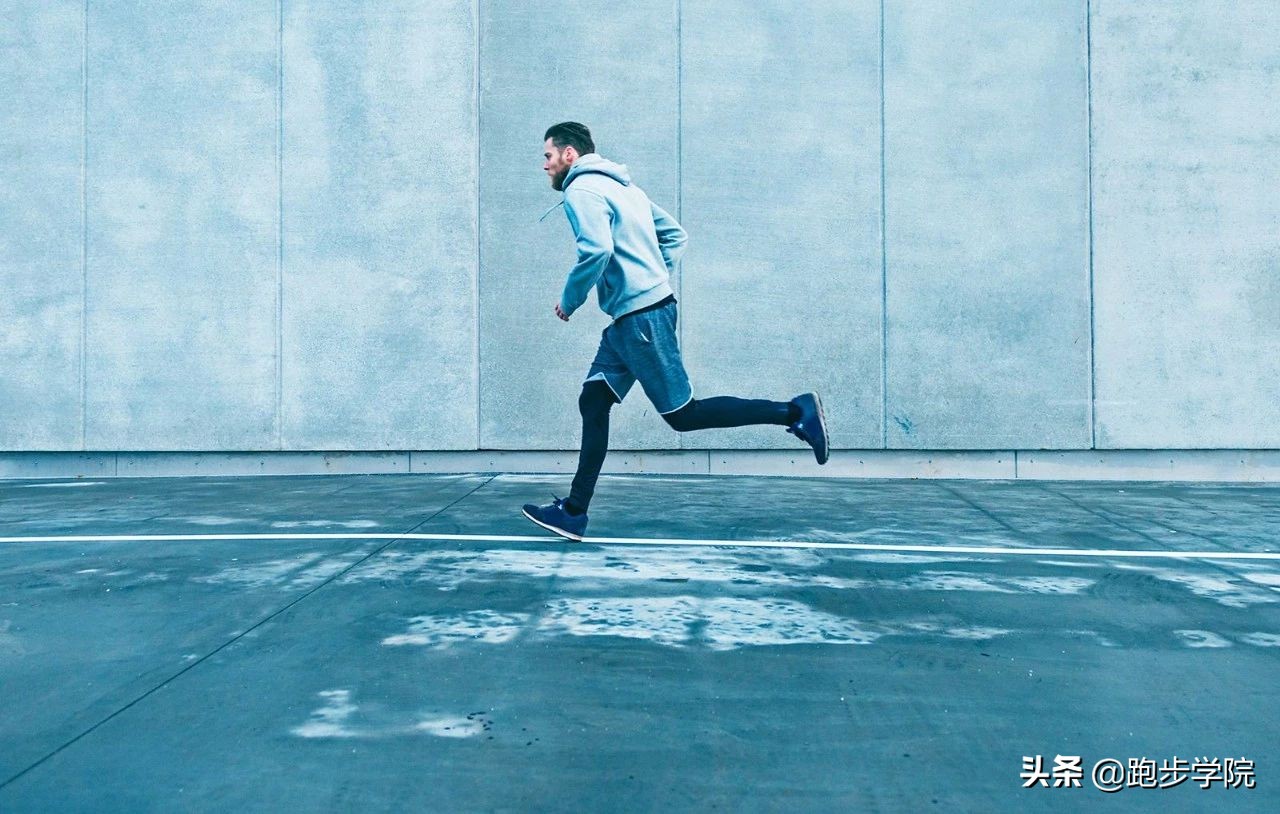 冬天跑步的好处及最佳时间,冬天室内跑步和室外跑有什么区别