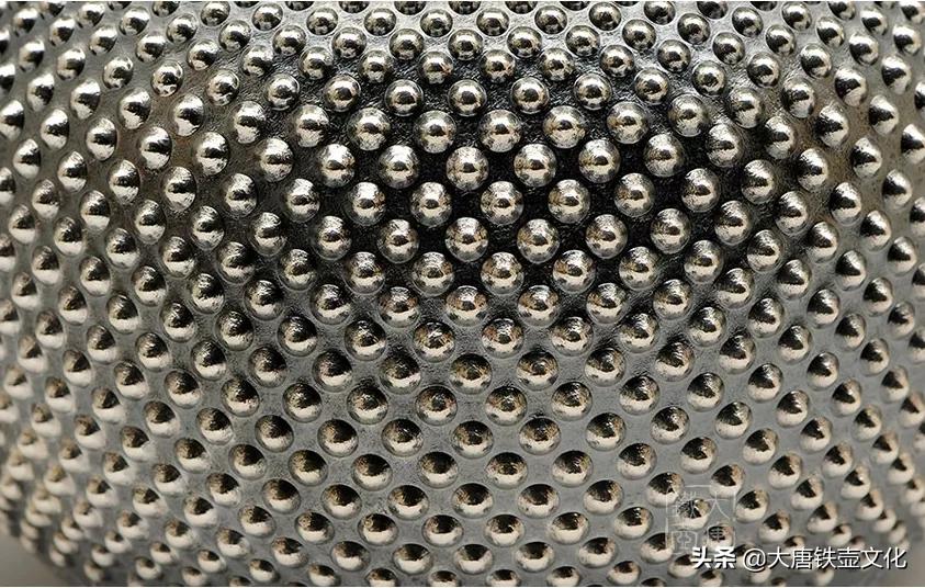 这壶上这么丑的纹饰居然是工艺的代表？