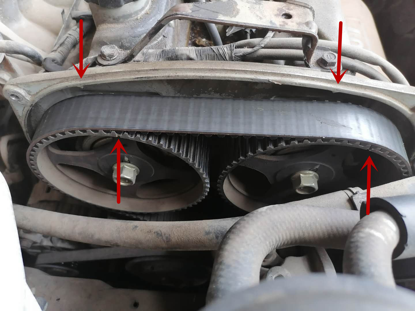 发动机正时链条抖动是什么原因,发动机抖动和正时链条有没有关系