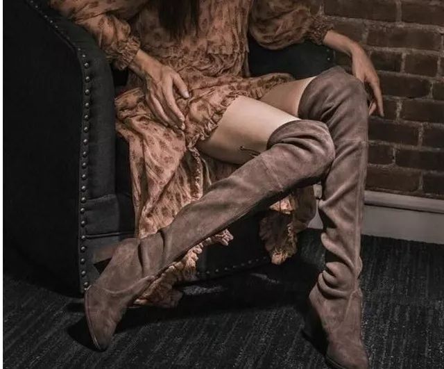 stuartweitzman是奢侈品吗,stuartweitzman今年爆款