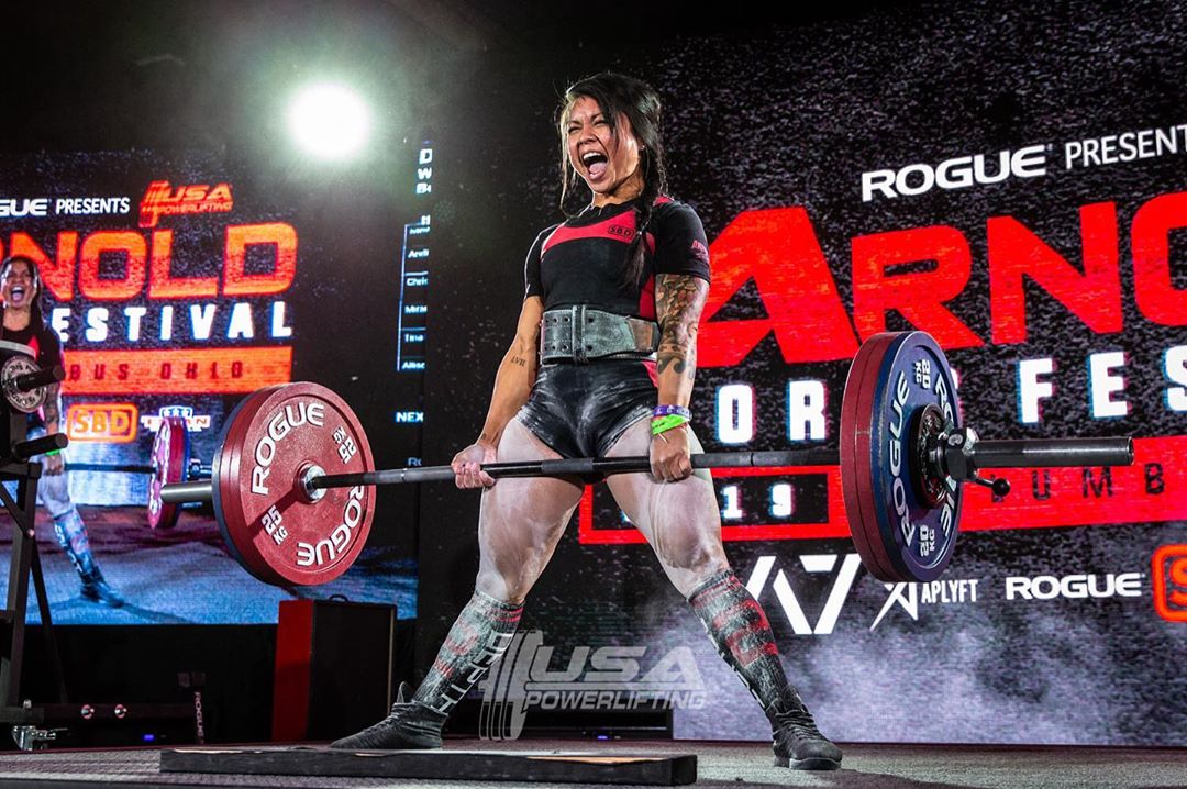 力量举有装备和无装备,力量举前后差别