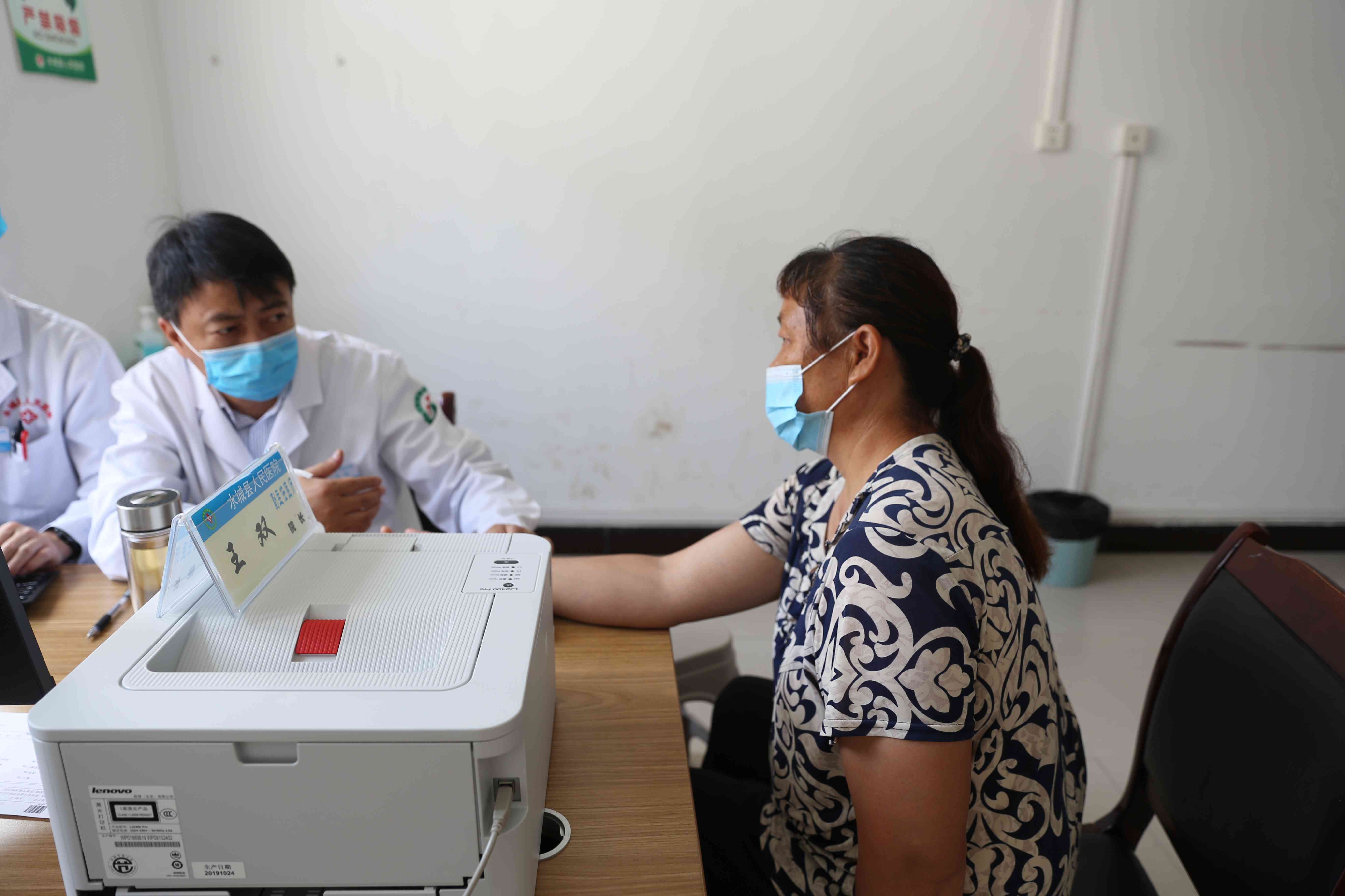 一片丹心悬壶济世妙手回春誉满杏林——记六盘水市水城区人民医院院长王双