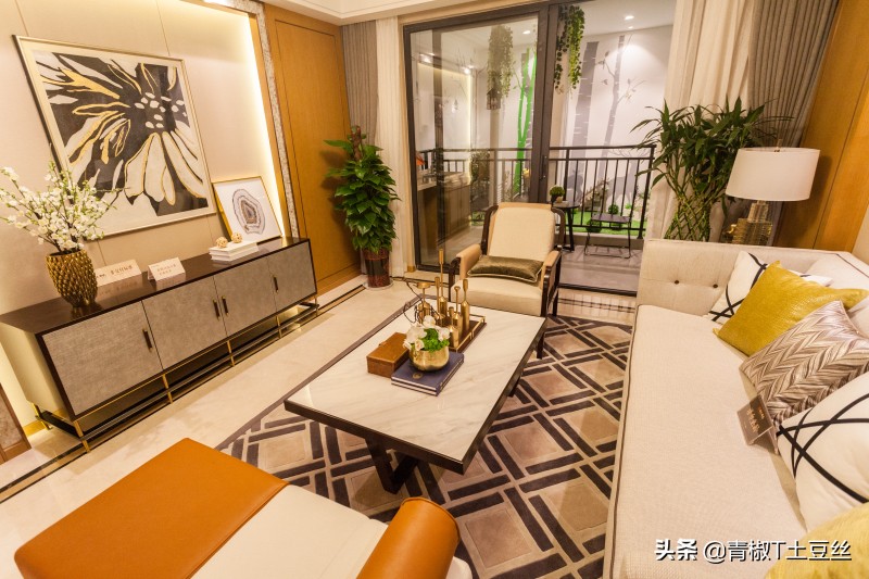 怎样挑选客厅灯具材质,如何挑选客厅灯具简约