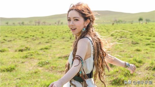 邓紫棋张芸京一人一首成名曲,邓紫棋与张碧晨对唱成名曲