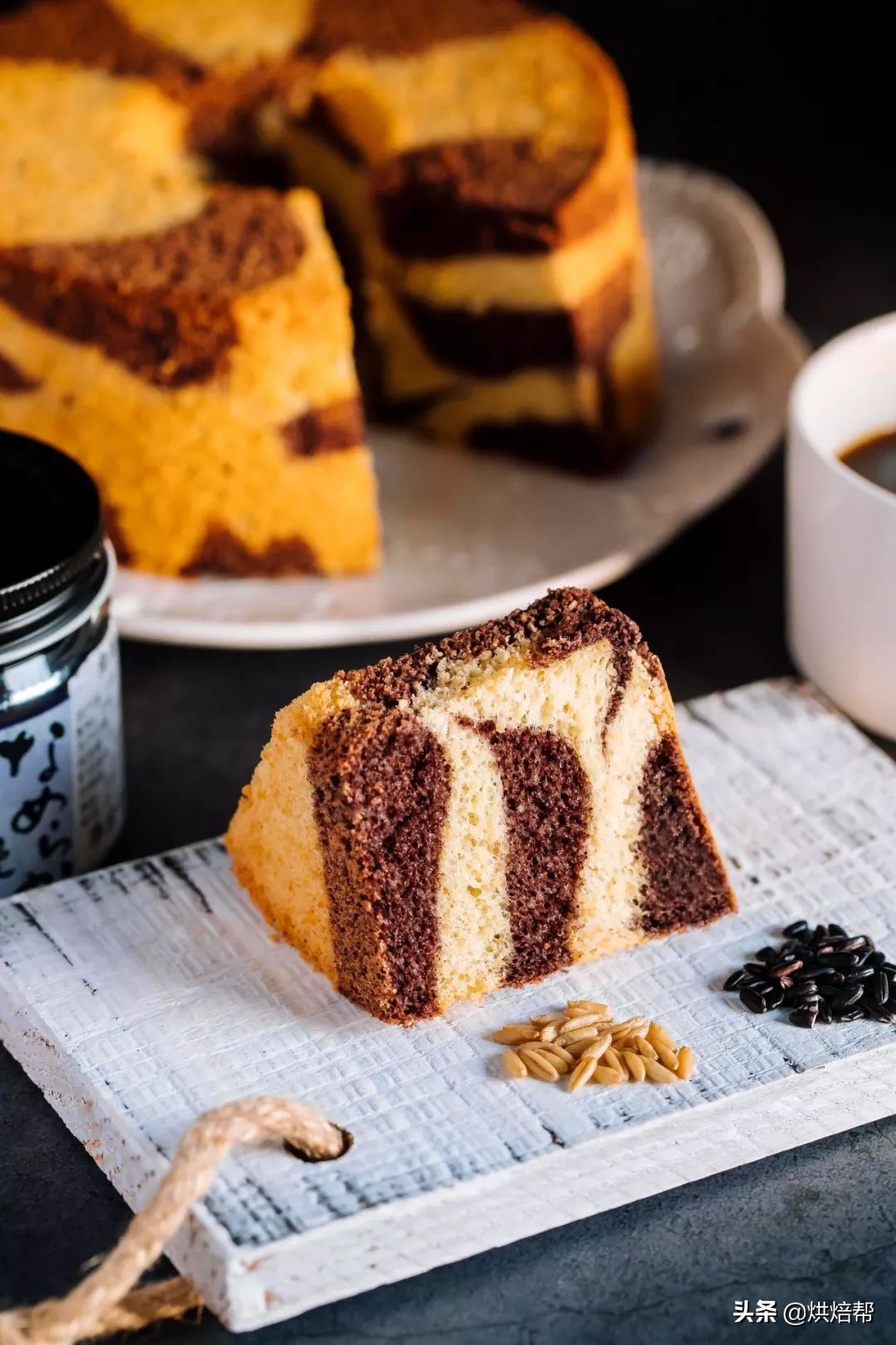 简单蛋糕做法不用牛奶和低筋面粉,1斤面粉加多少鸡蛋和牛奶做蛋糕