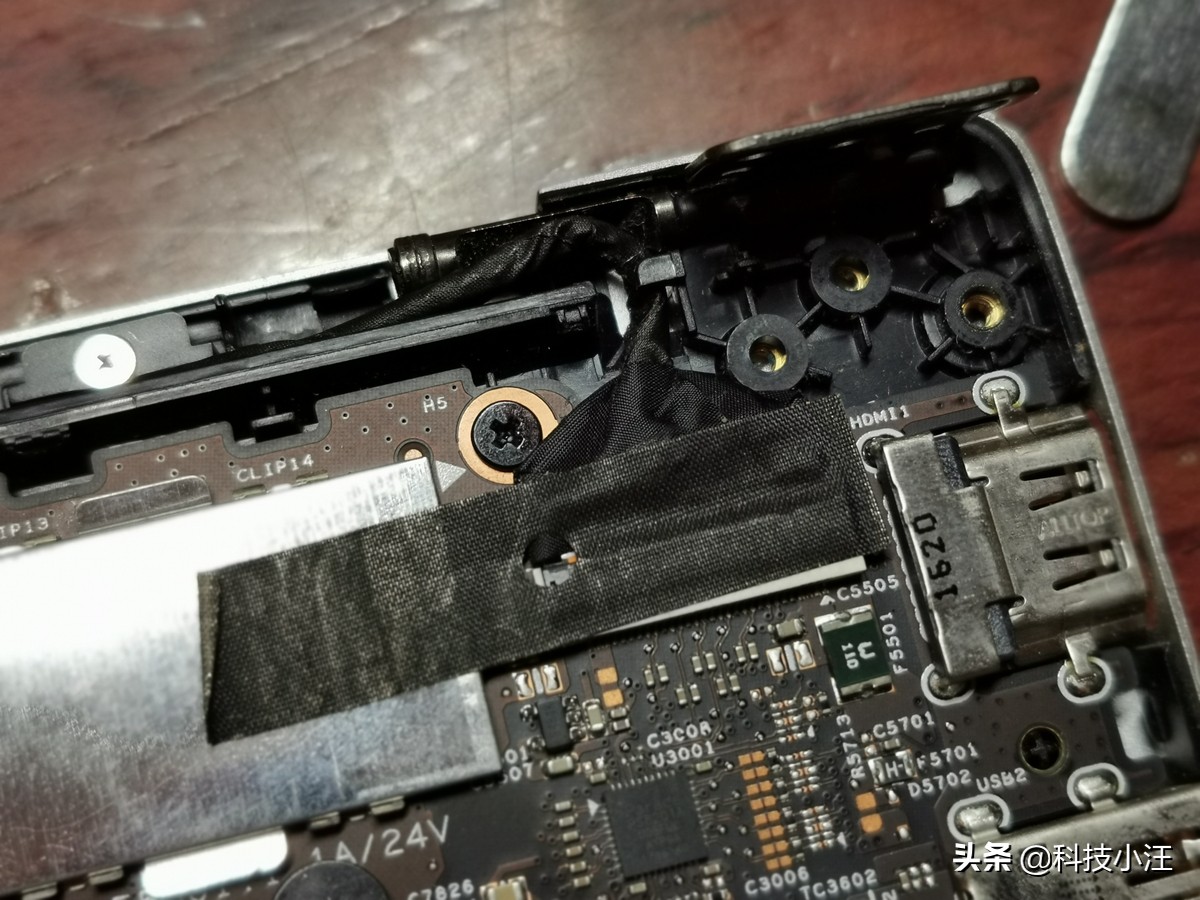 小米笔记本黑屏一秒恢复解决方法,用了几年的小米手机不经意间黑屏