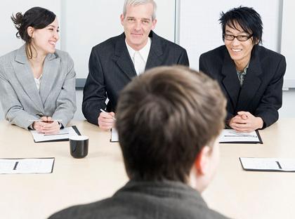 面试官问除了我们还有别的选择吗,面试官面试完你还面试别人