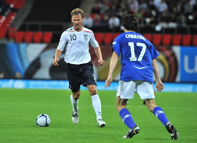 他们年过四十复出，依旧热爱足球，享受球场快乐，与年龄无关