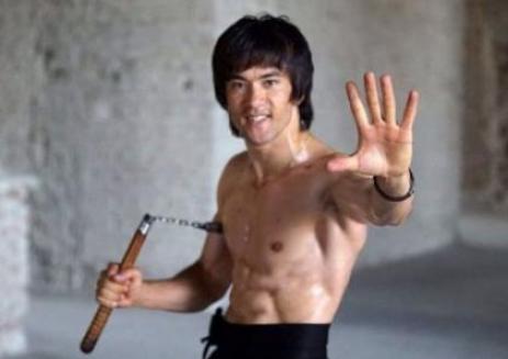 李小龙死后徒弟反应,李小龙临死前的怪异举动