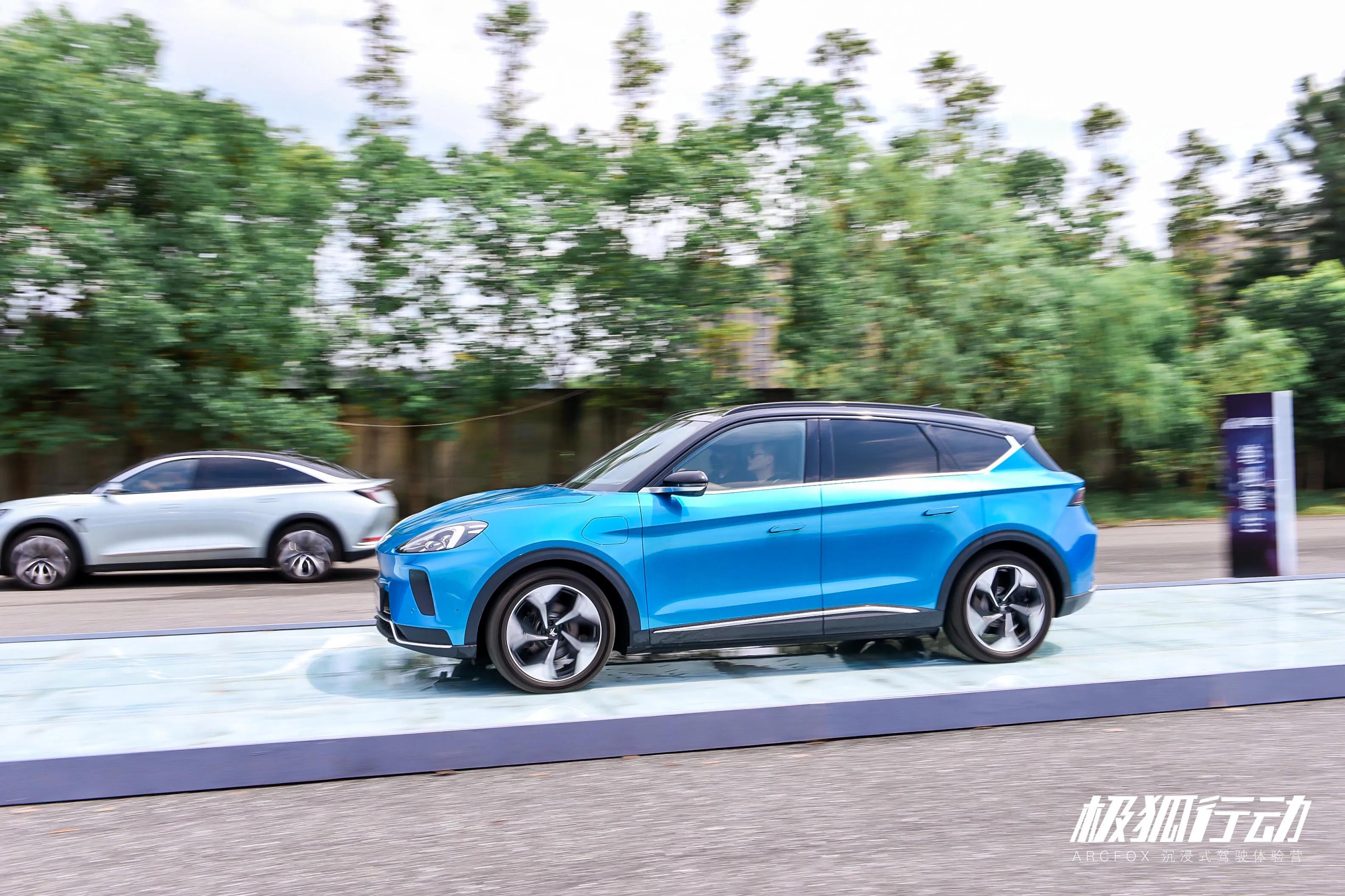 鏋佺嫄琛屽姩2.0,鏋佺嫄琛屽姩2.0姹借溅