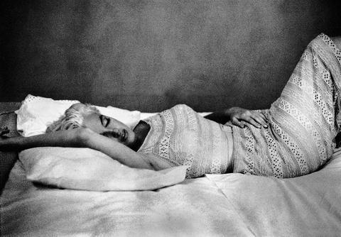 落入凡间的性感天使，36岁香消玉殒