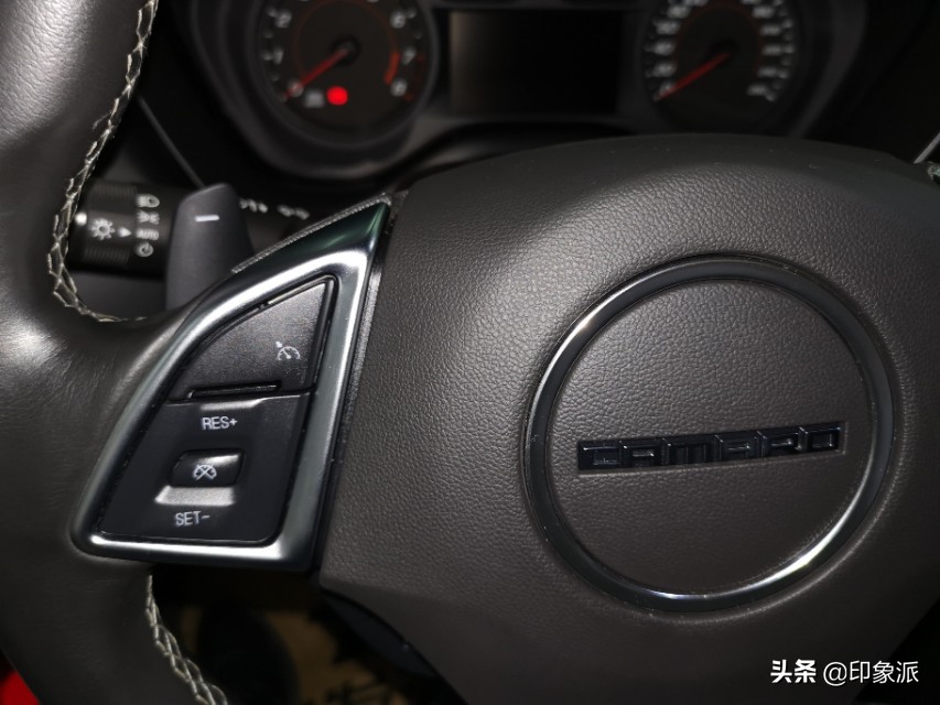 大黄蜂跑车科迈罗敞篷版高配,科迈罗大黄蜂敞篷版噪音大吗