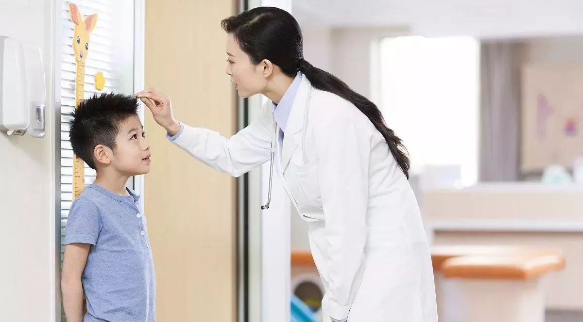 男孩过了18就不长个了？只要把握好冲刺期，长成大高个并不能难