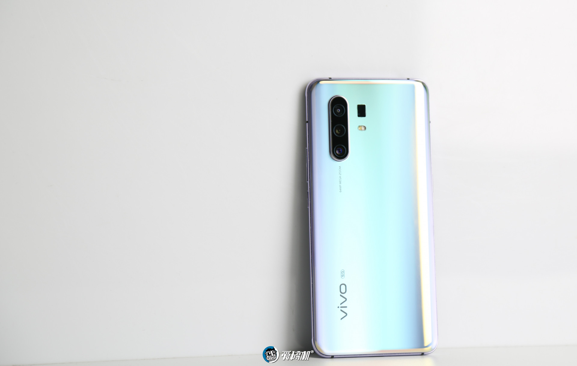 vivox30pro搭载三星5g芯片980,vivox30pro是第一款5g手机