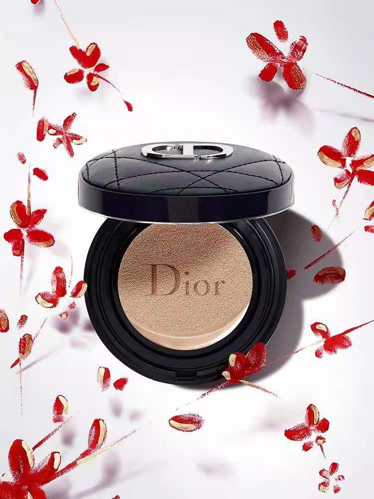 粉饼推荐妆容精致,油皮定妆大牌粉饼