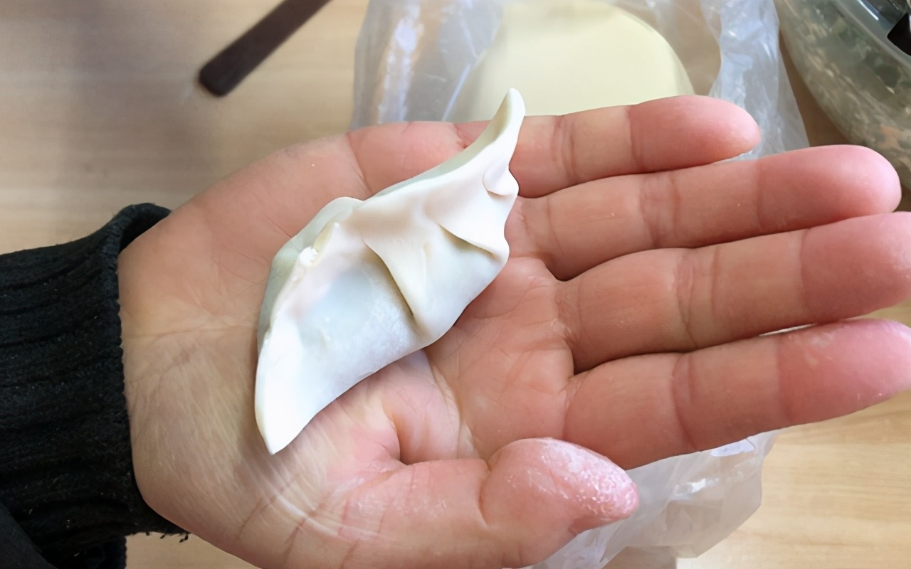 双色花样水饺包法,不会包饺子饺子怎么包才好看