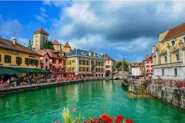 美的鹭湖99元3房一厅主题公寓,美的鹭湖附近公寓