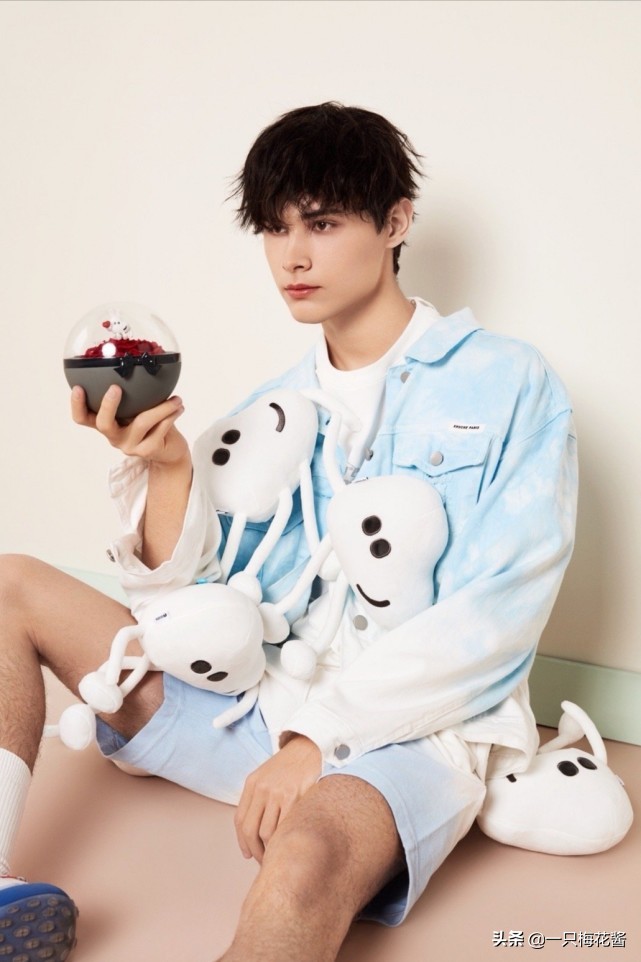 “笋丝”们利路修发福利来了，渔网装和光腿装你来不来看