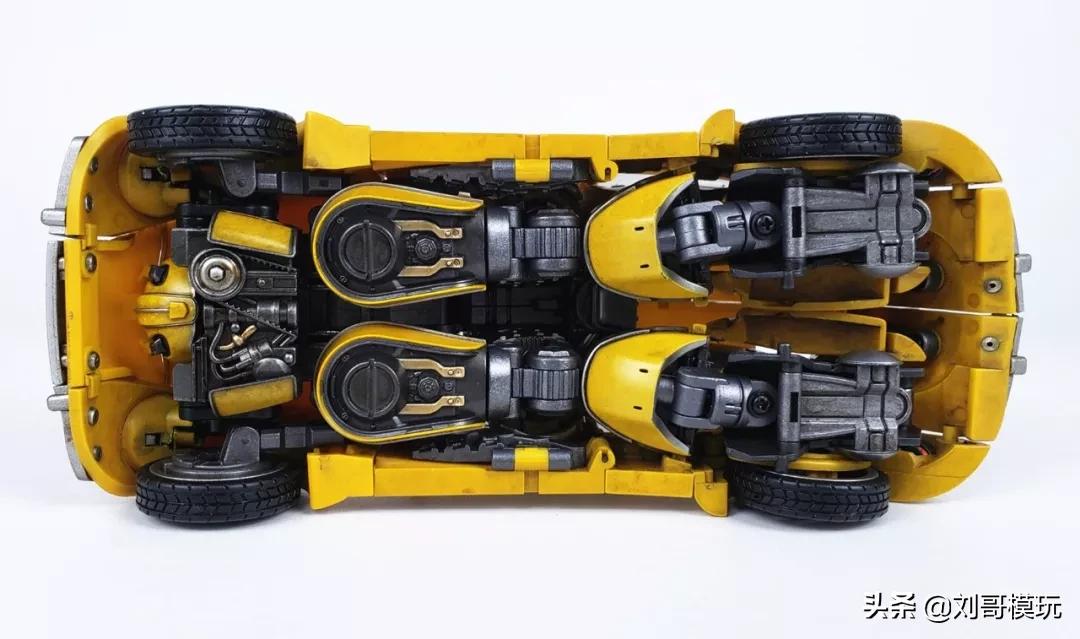 变形金刚大黄蜂国产版玩具,国产版大黄蜂变形玩具