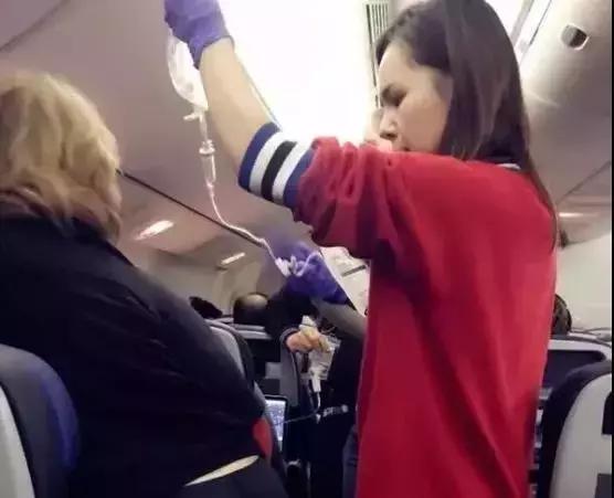 华人在澳洲被辱骂,澳大利亚一群青年当街袭击亚裔