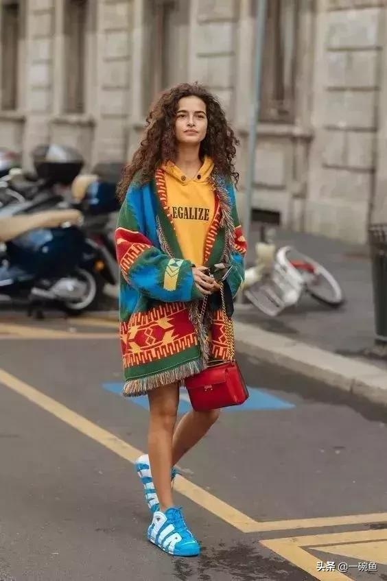 高领卫衣穿搭,高领潮服卫衣