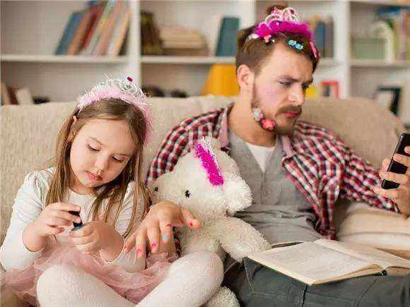 喜欢穿衣服的孩子怎么教育,儿子喜欢穿女装怎么办