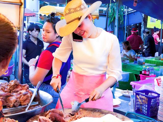 泰国清迈小吃一条街,泰国清迈古城美食