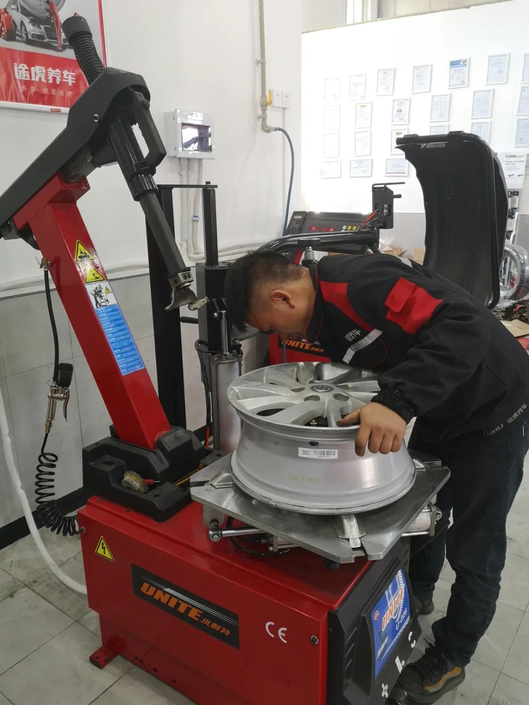 在途虎换轮胎贵还是便宜,途虎换轮胎到底便宜多少