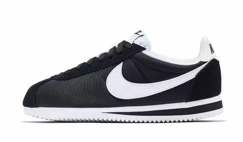 nikeadidas新春广告对比,关于nike与adidas之间的竞争视频