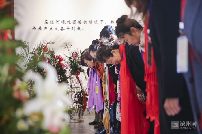 2018时光已走滨州日报90后小美摄影记者定格了您的最美