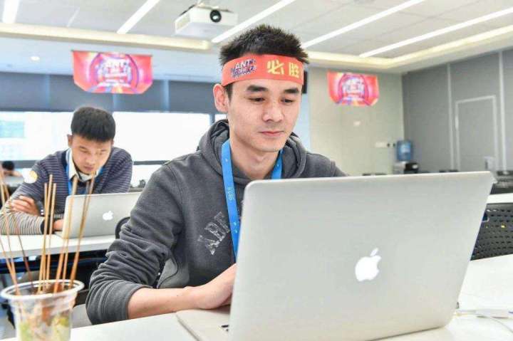 湖南大学软件工程就业前景怎么样,软件工程就业方向和前景专科生