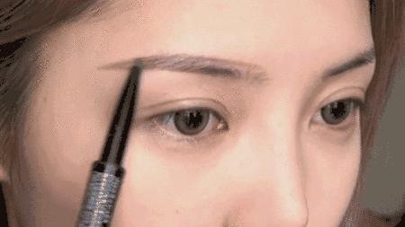 化妆的正确步骤顺序不卡粉不脱妆,新手化妆的正确化妆顺序视频