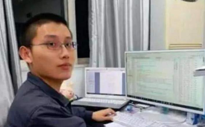 湖北一对双胞胎差10岁,湖北学霸双胞胎放弃名校